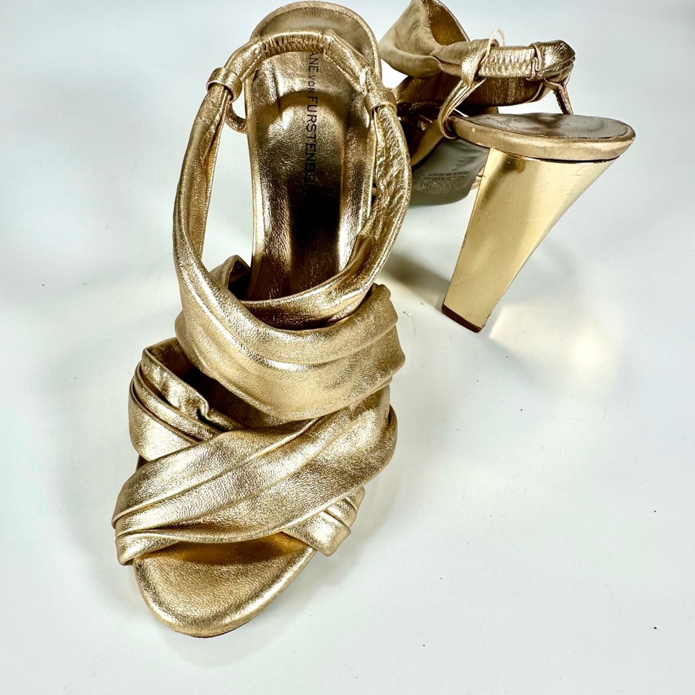 Diane Von Furstenberg Gold Strappy Heels Sandals Size: 7 B - Picture 9 of 10